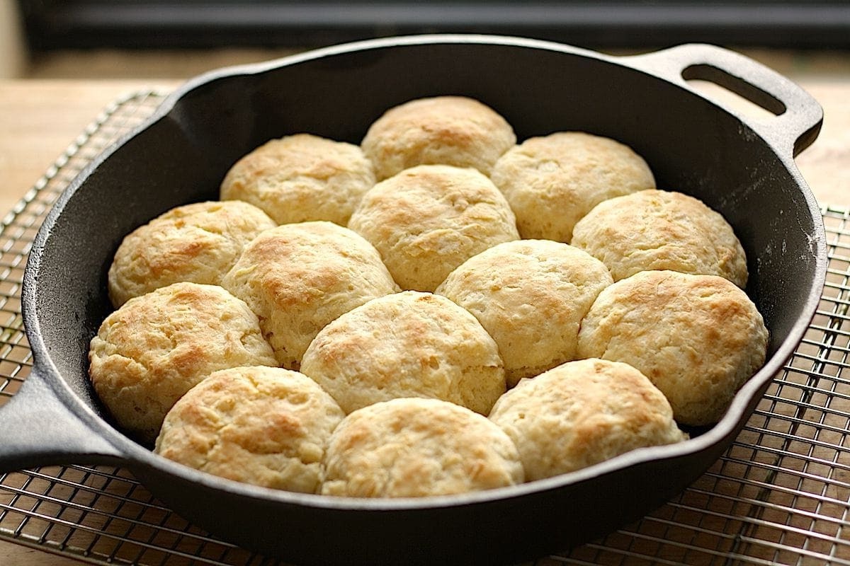 cast-iron-buttermilk-biscuits-recipe