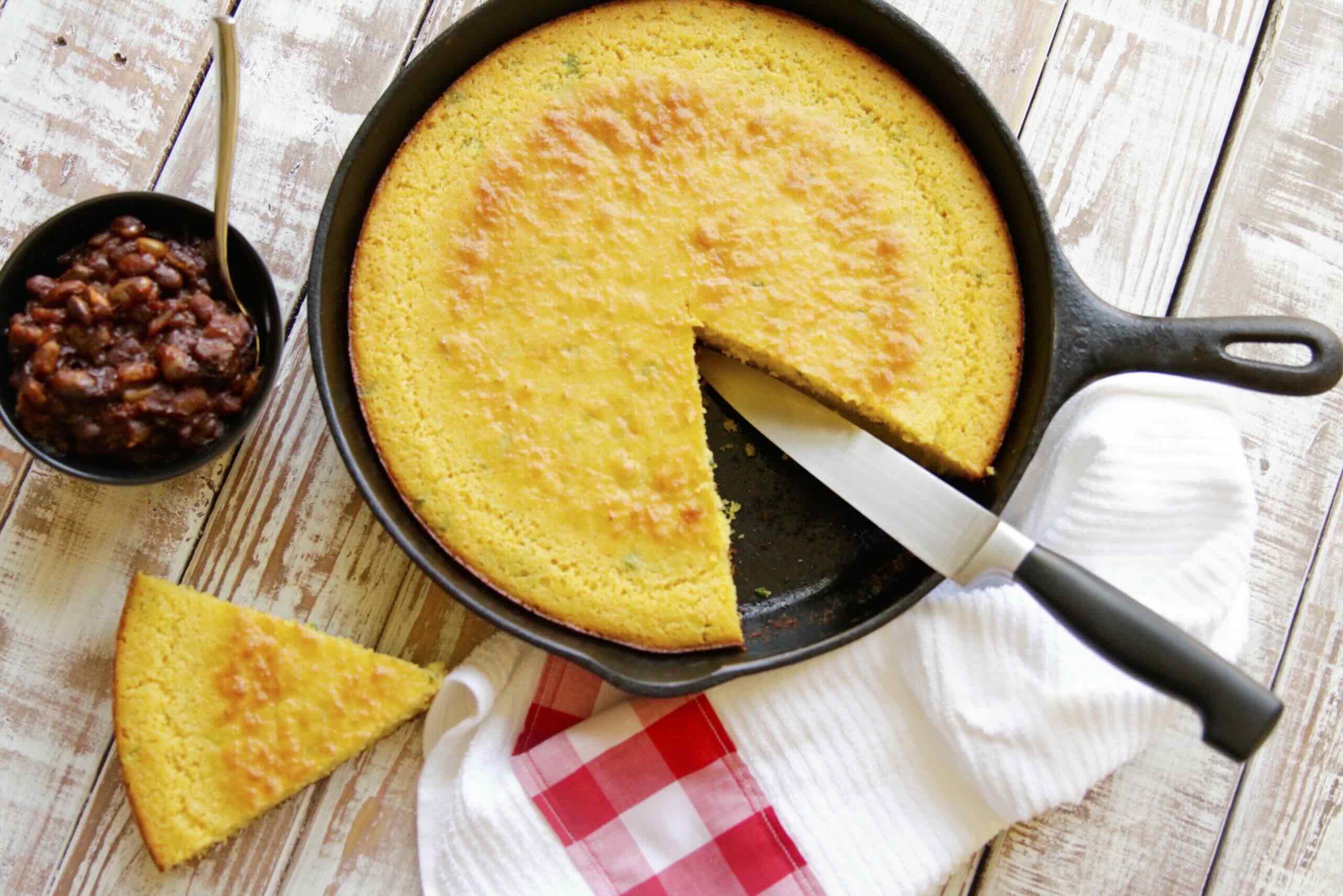cast-iron-skillet-buttermilk-cornbread-recipe