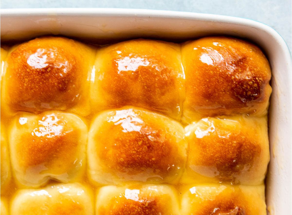 honey-butter-yeast-rolls-recipe