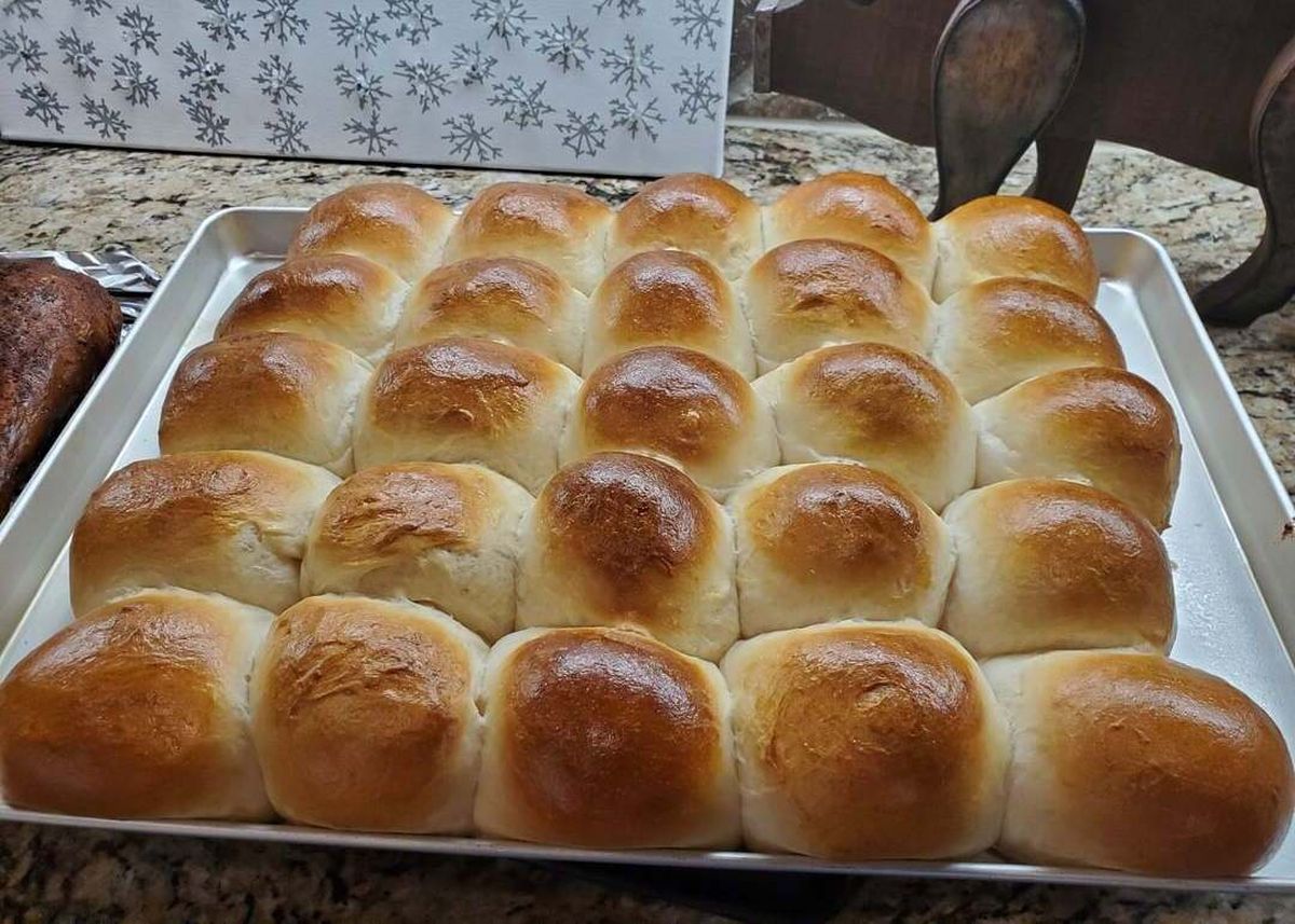 school-cafeteria-hot-rolls-recipe