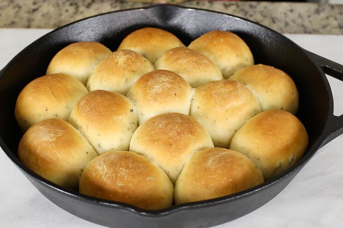 skillet-dinner-rolls-recipe