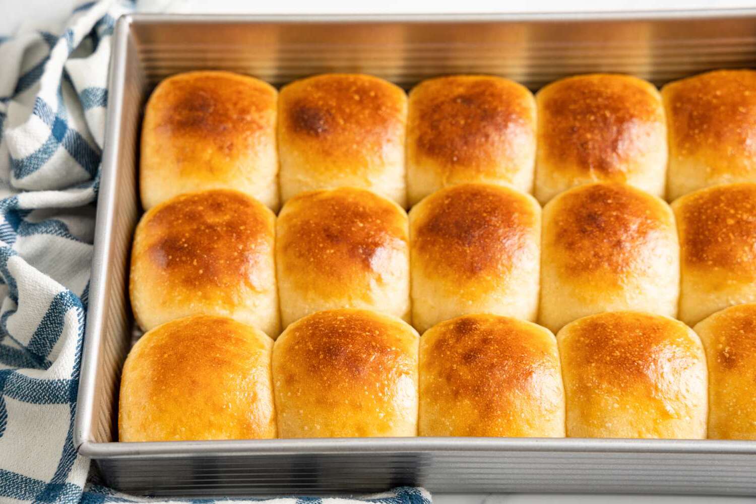 turkey-day-light-rolls-recipe