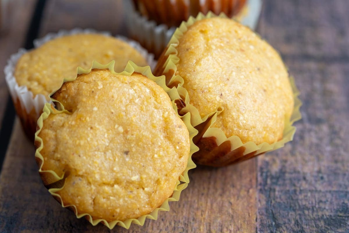 vegan-agave-cornbread-muffins-recipe