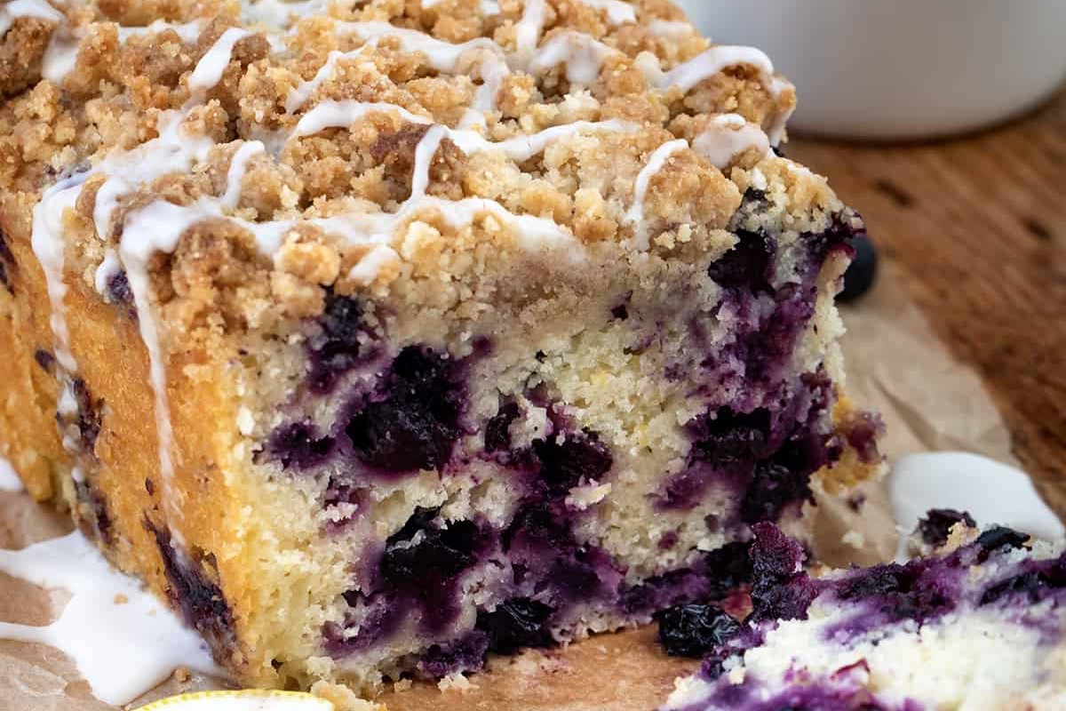blueberry-bread-with-crumb-topping-recipe