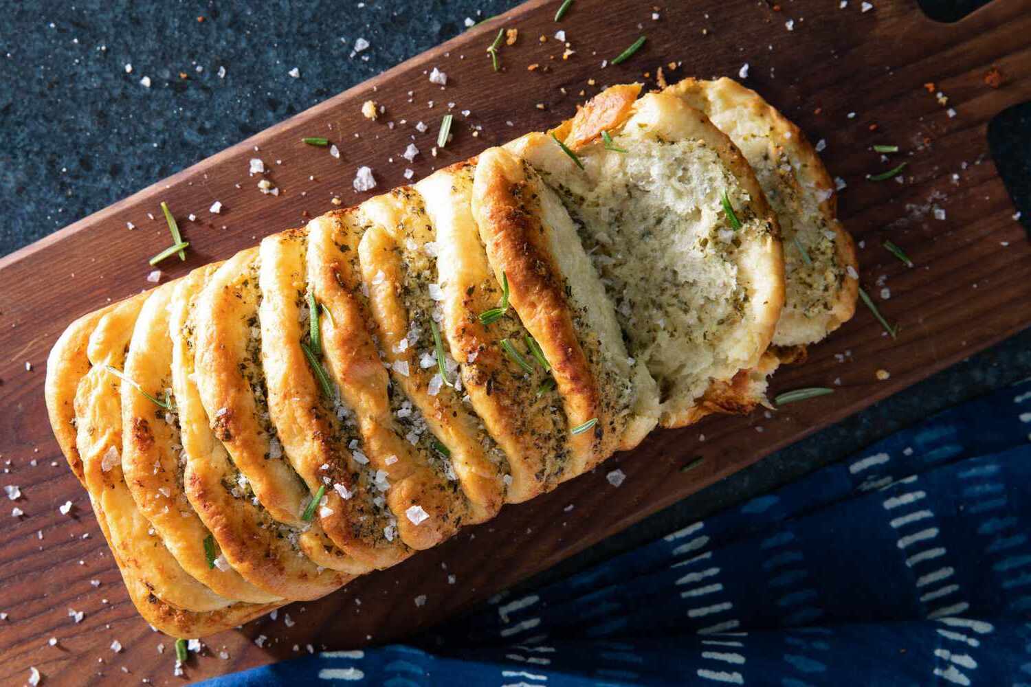 garlic-and-herb-pull-apart-bread-recipe