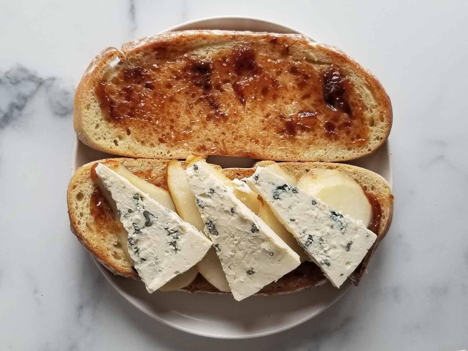 gorgonzola-bread-recipe