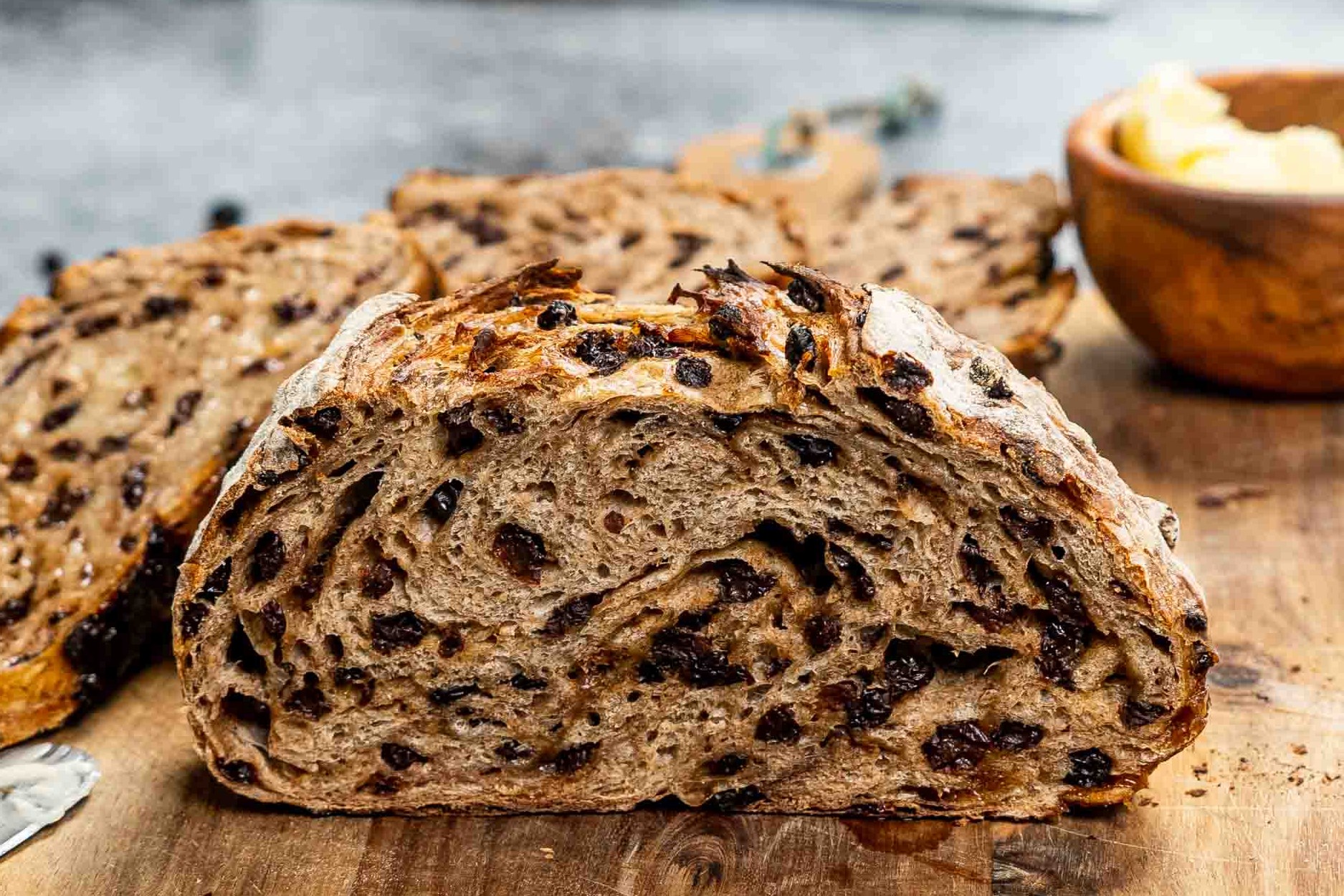 no-knead-cinnamon-and-raisin-bread-recipe