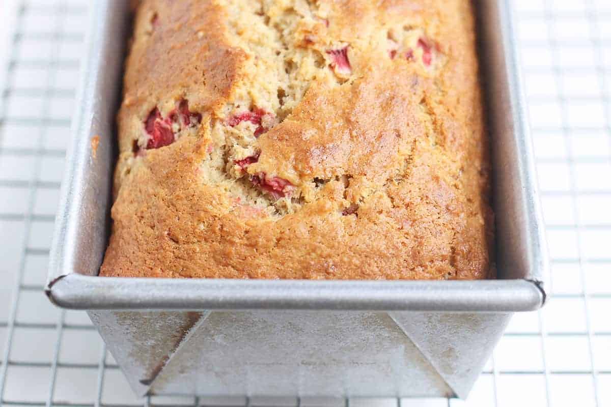 whole-wheat-strawberry-banana-bread-recipe